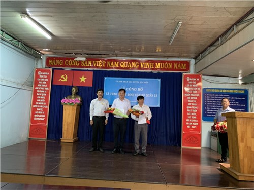 Sáng ngày 14 tháng 8 năm 2019, Phòng Giáo dục và Đào tạo tổ chức lê trao quyết định cán bộ quản lý năm học 2019-2020.
